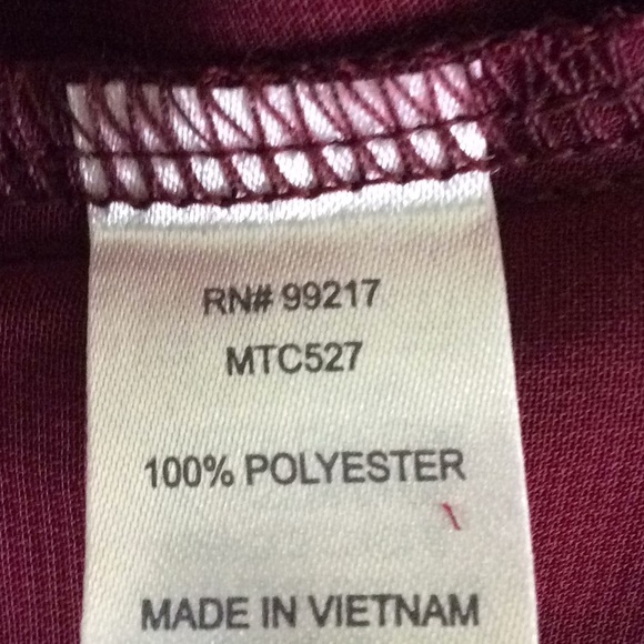 ❤️ “C” EUCsheer burgundy cap sleeve blouse. - Picture 7 of 8